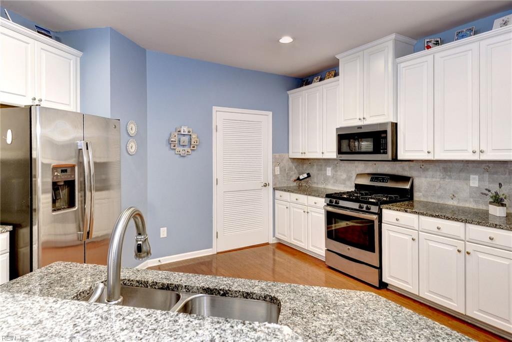 4204 Berry Square Williamsburg VA 23188