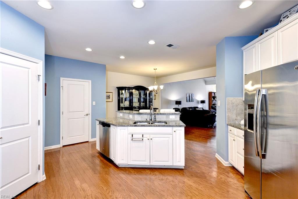 4204 Berry Square Williamsburg VA 23188