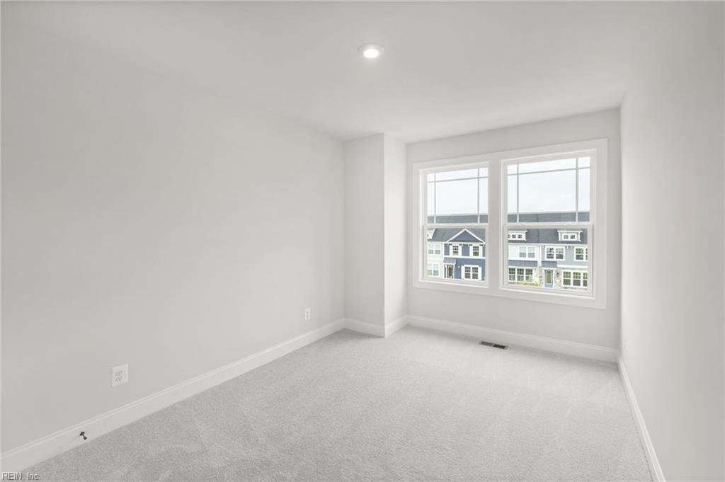 127 Bracewell Lane Yorktown VA 23692