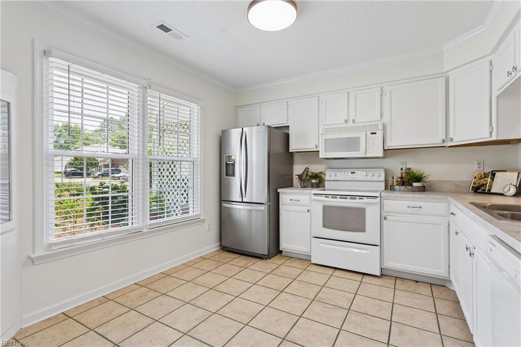 119 Monarch Glade Yorktown VA 23693