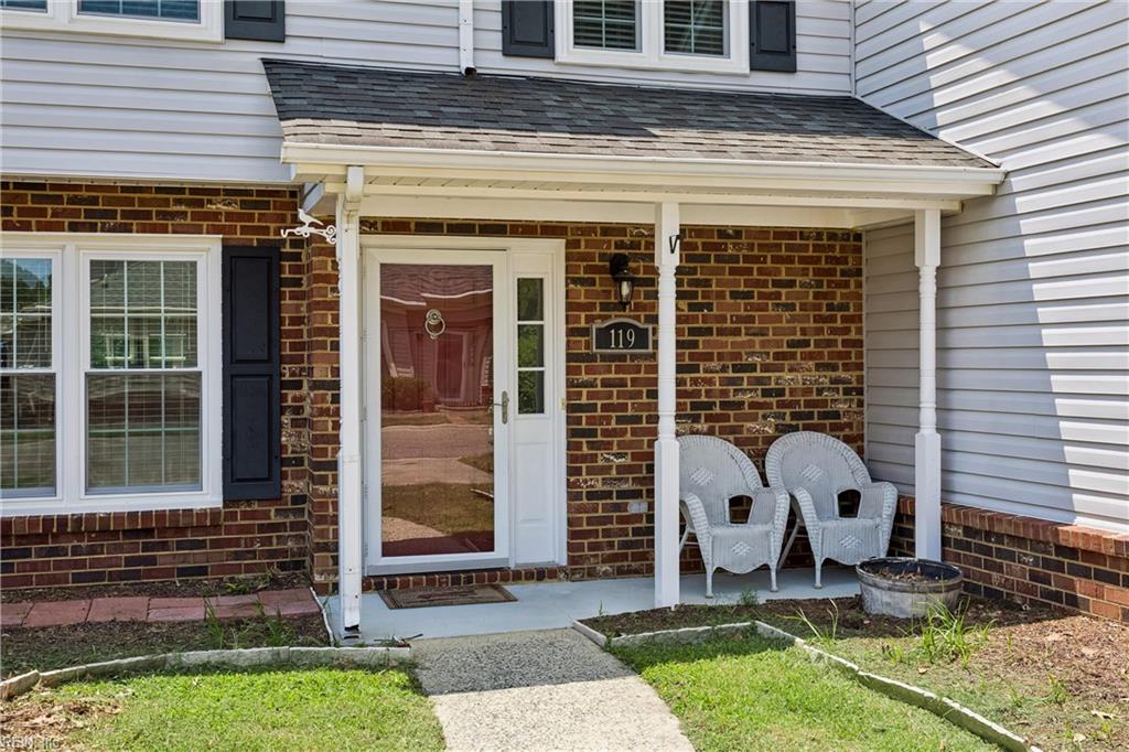 119 Monarch Glade Yorktown VA 23693