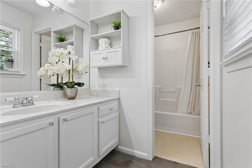 119 Monarch Glade Yorktown VA 23693