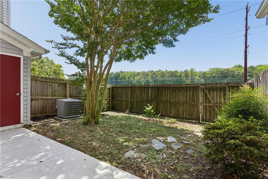 119 Monarch Glade Yorktown VA 23693