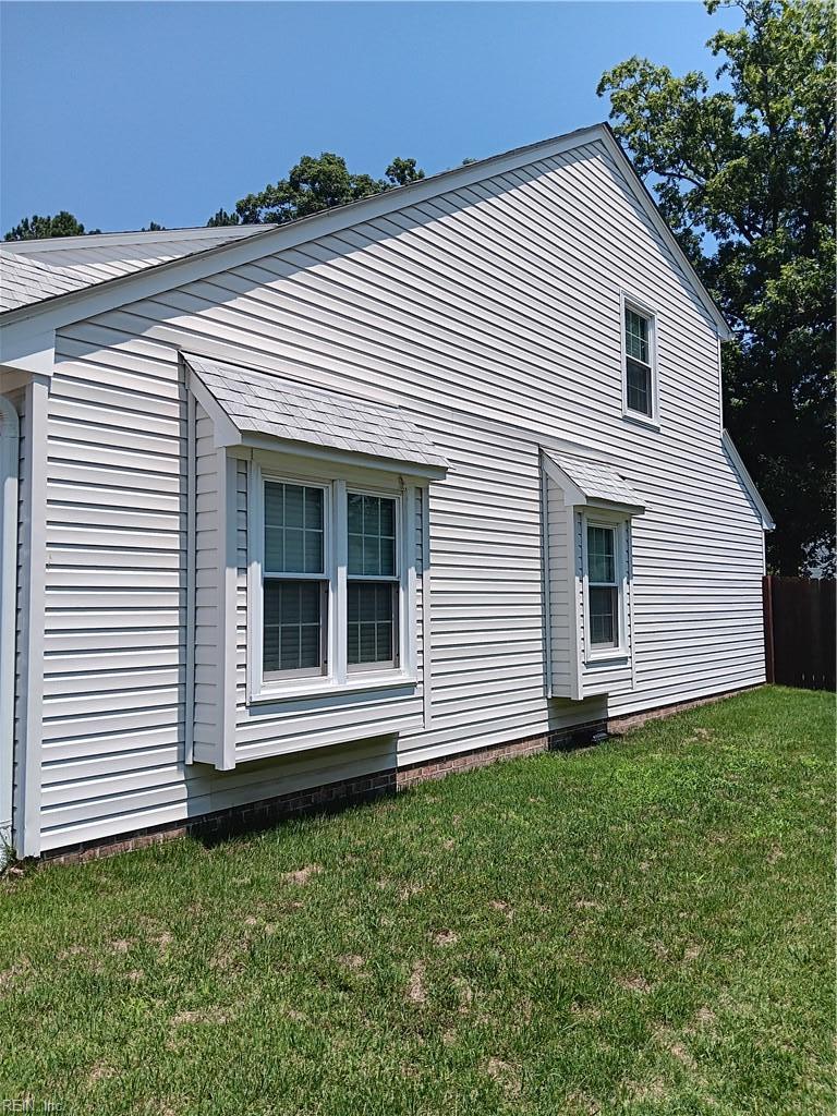 211 Crestwood Court Yorktown VA 23692