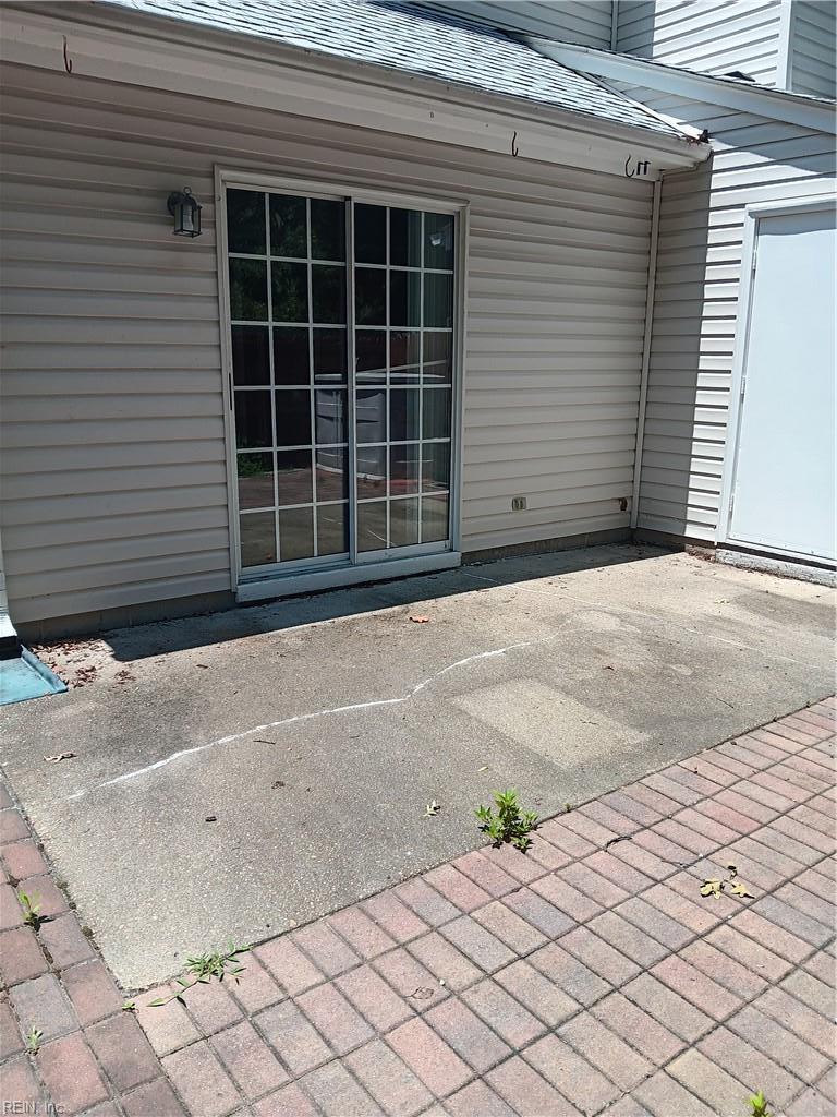 211 Crestwood Court Yorktown VA 23692