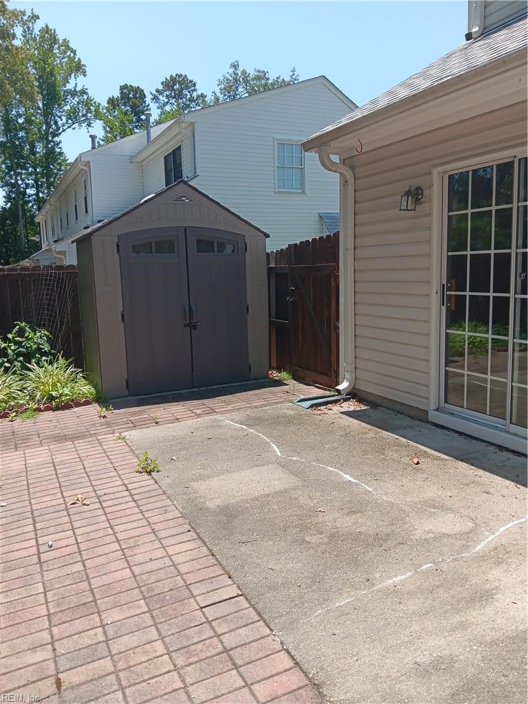 211 Crestwood Court Yorktown VA 23692