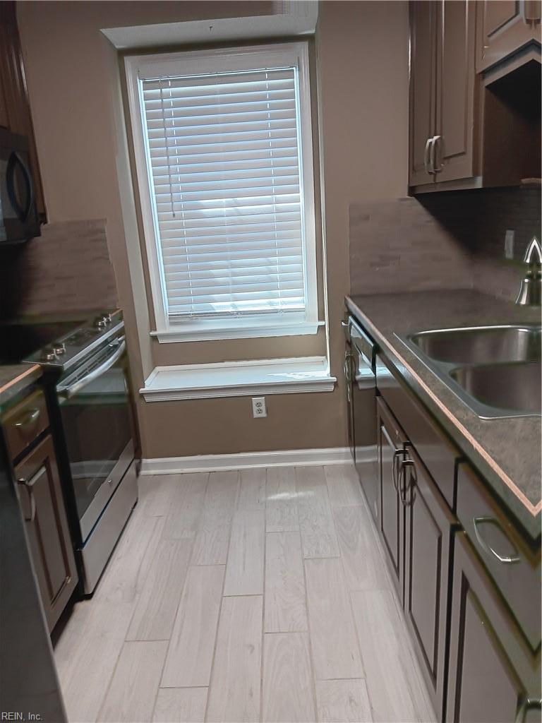 211 Crestwood Court Yorktown VA 23692