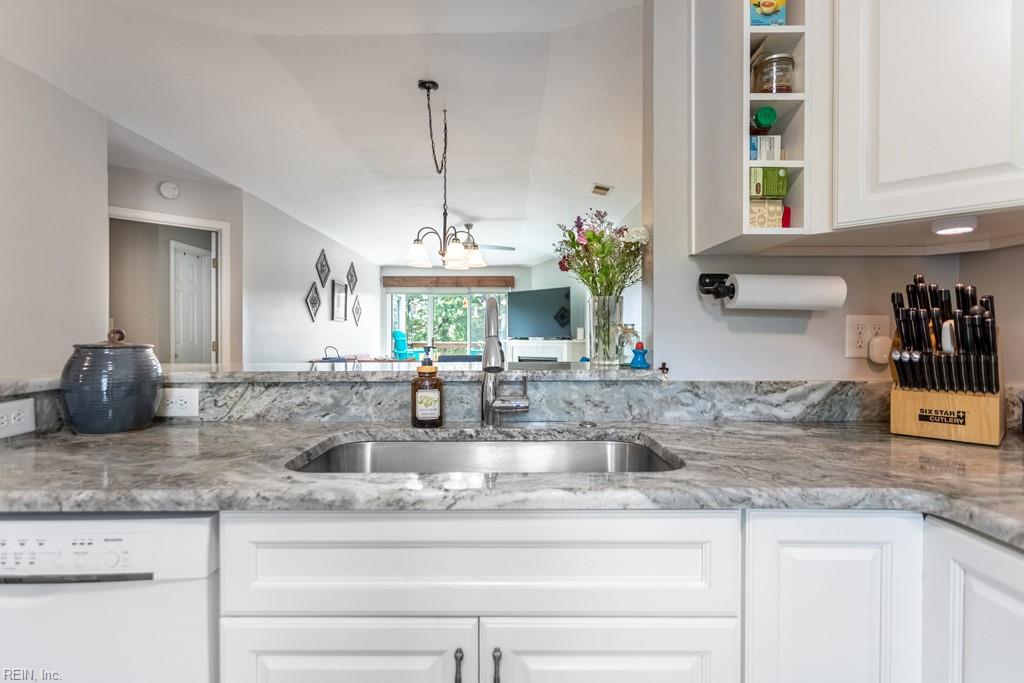 425 Persimmon Drive Yorktown VA 23693