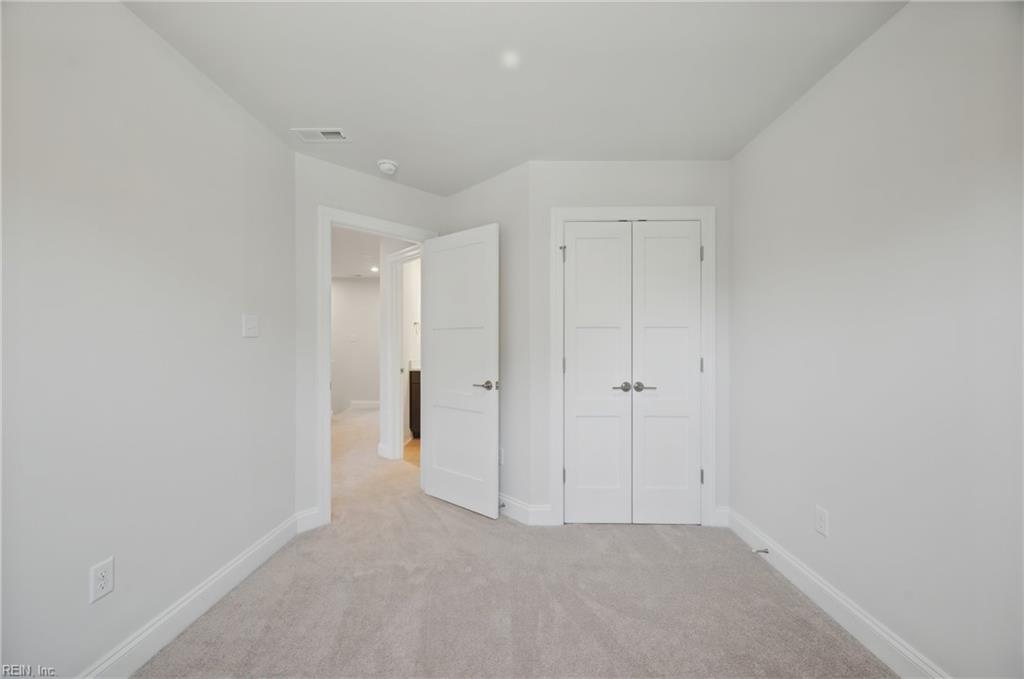 10 Bracewell Lane Yorktown VA 23692