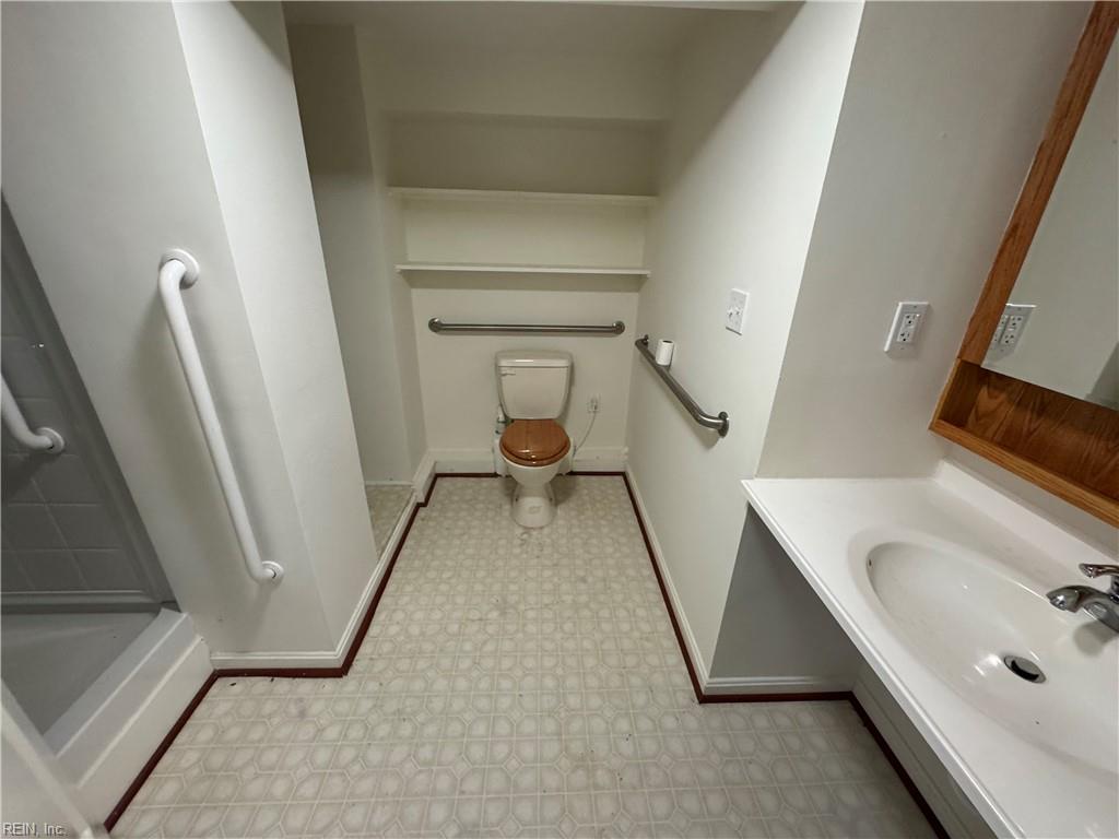 223 Southlake Place Newport News VA 23602