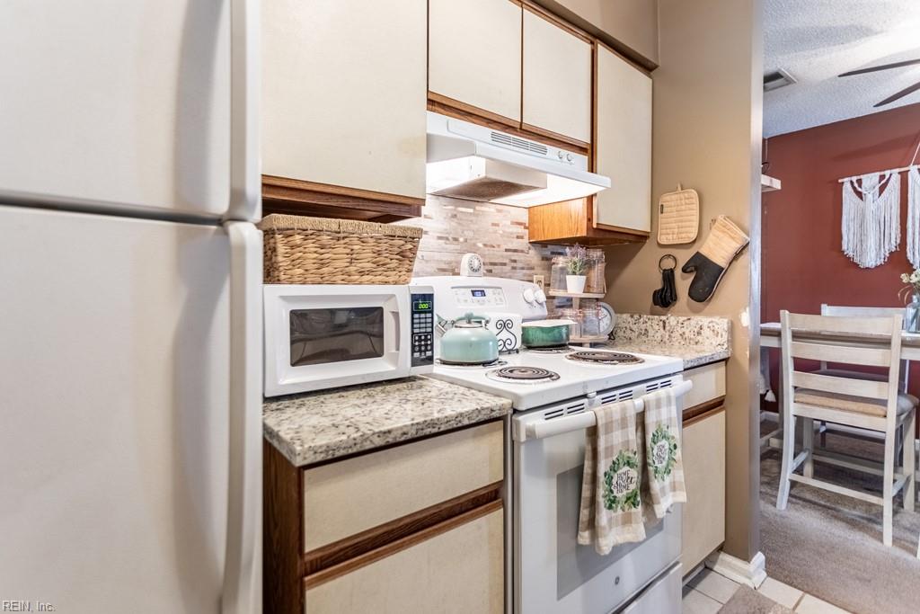 564 Candle Lane Newport News VA 23608