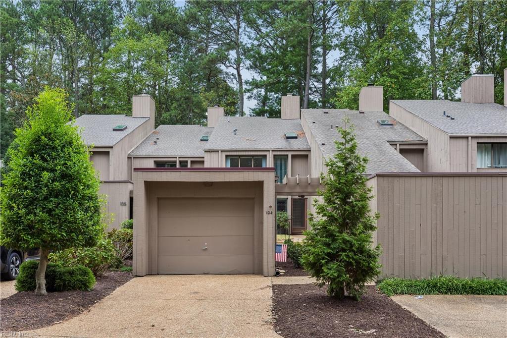 104 Harrops Glen Williamsburg VA 23185