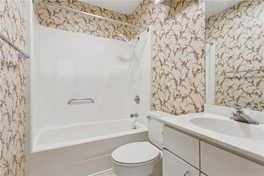 104 Harrops Glen Williamsburg VA 23185