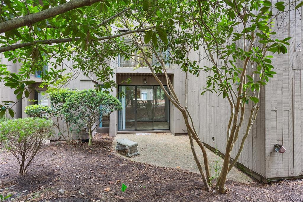 104 Harrops Glen Williamsburg VA 23185