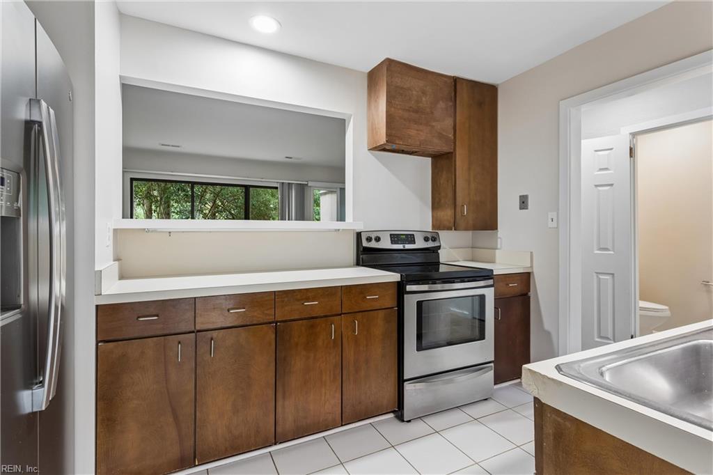 104 Harrops Glen Williamsburg VA 23185