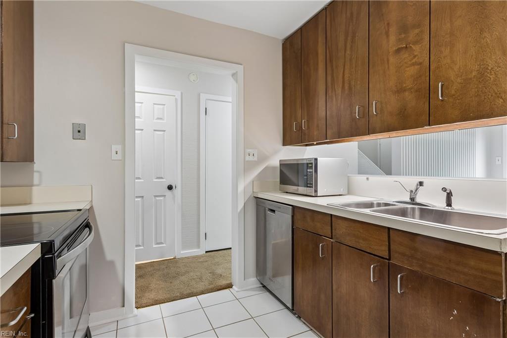 104 Harrops Glen Williamsburg VA 23185