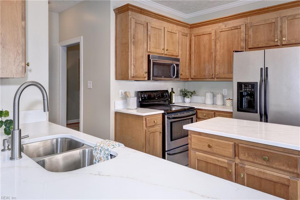 296 Walt Whitman Avenue Newport News VA 23606