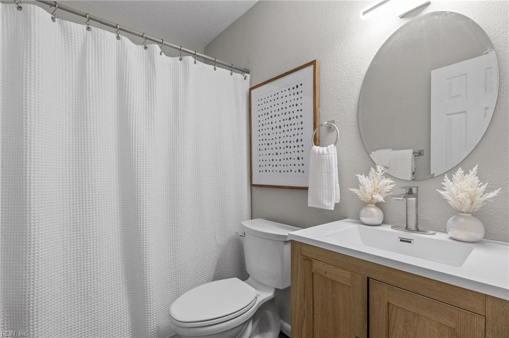 12734 Woodside Lane Newport News VA 23602