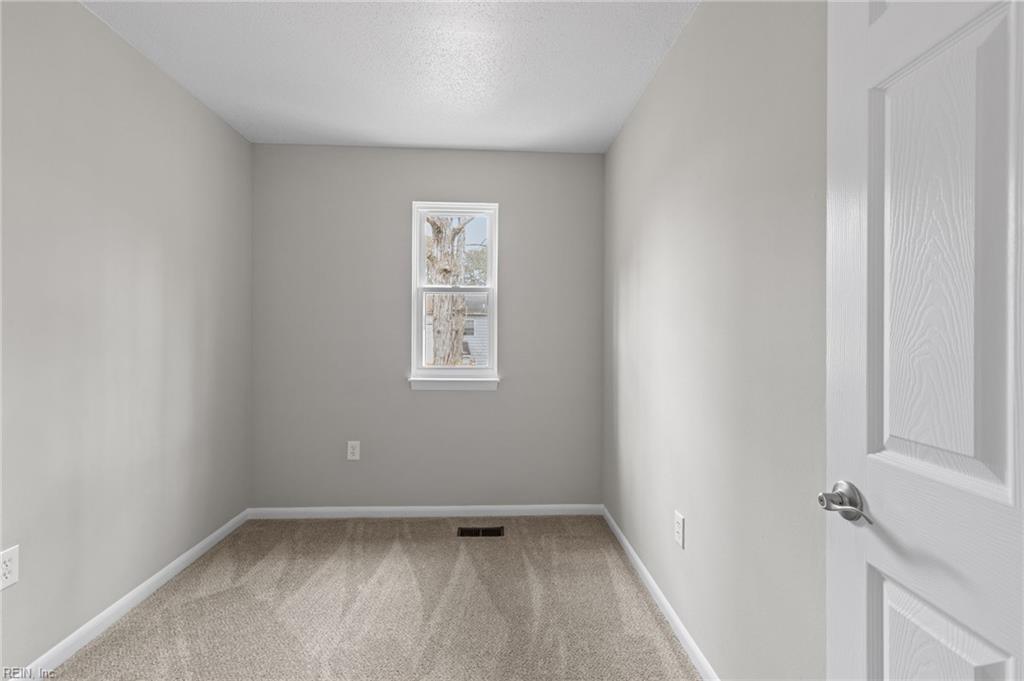 12734 Woodside Lane Newport News VA 23602