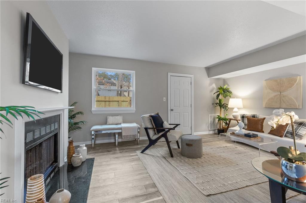 12734 Woodside Lane Newport News VA 23602