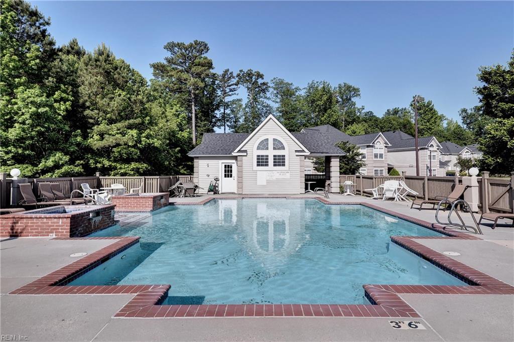 308 Queens Crescent Williamsburg VA 23185