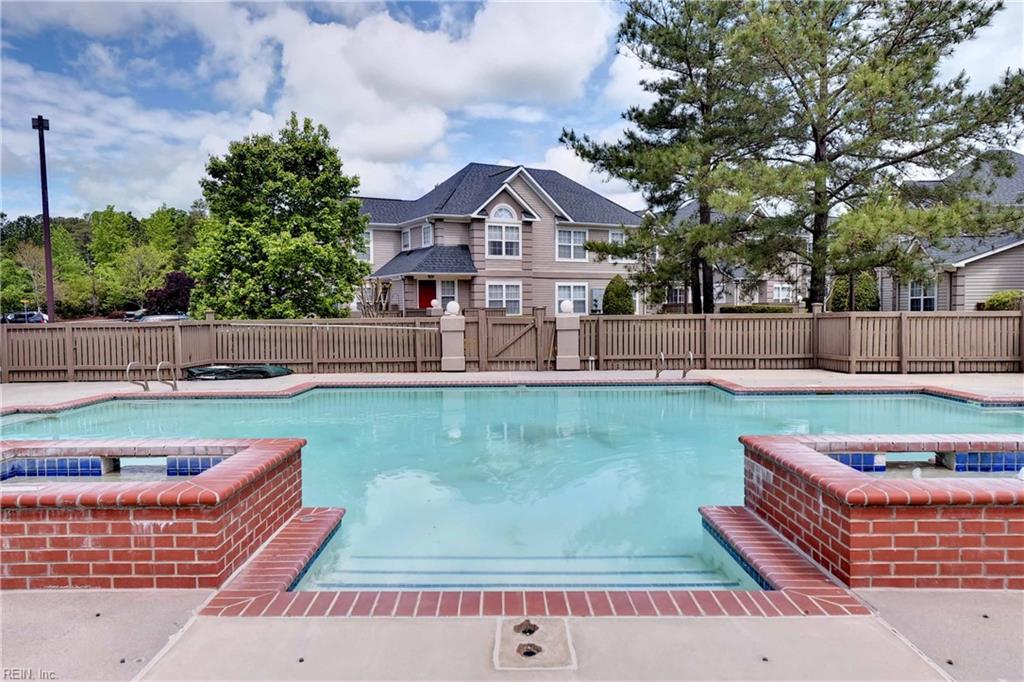 308 Queens Crescent Williamsburg VA 23185
