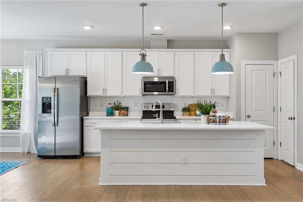 115 Mizzen Quarter Loop Yorktown VA 23693