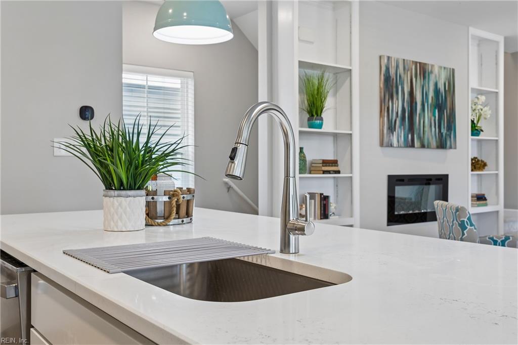 115 Mizzen Quarter Loop Yorktown VA 23693