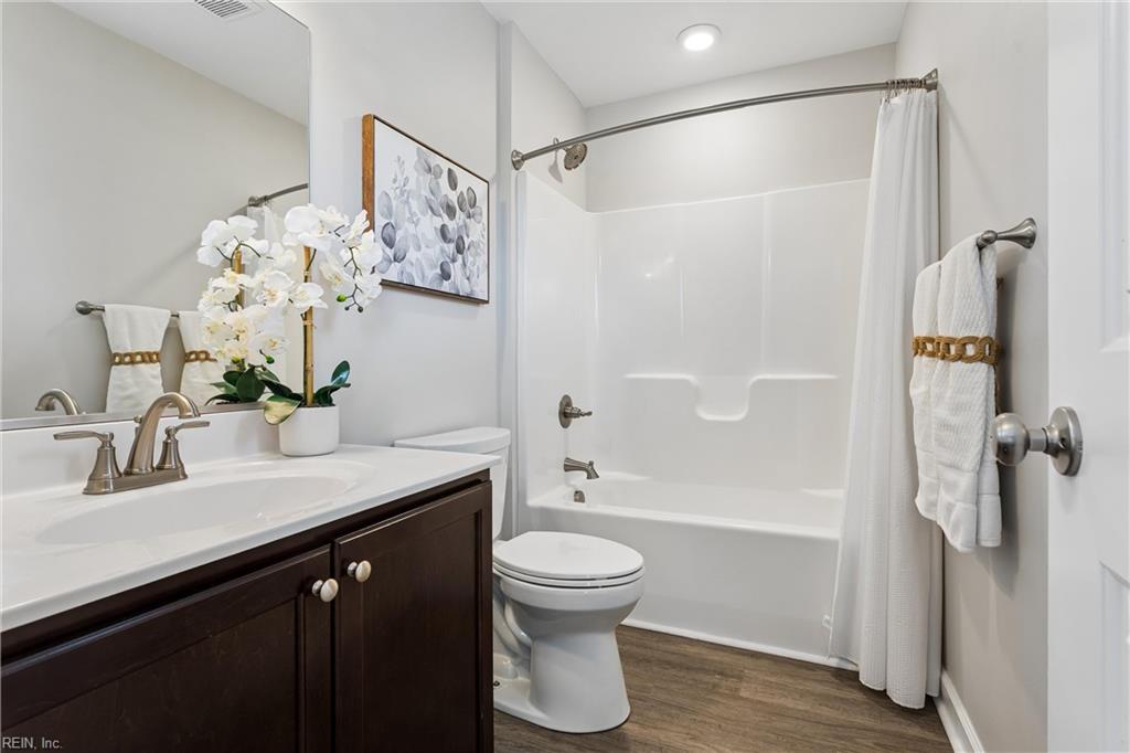 115 Mizzen Quarter Loop Yorktown VA 23693