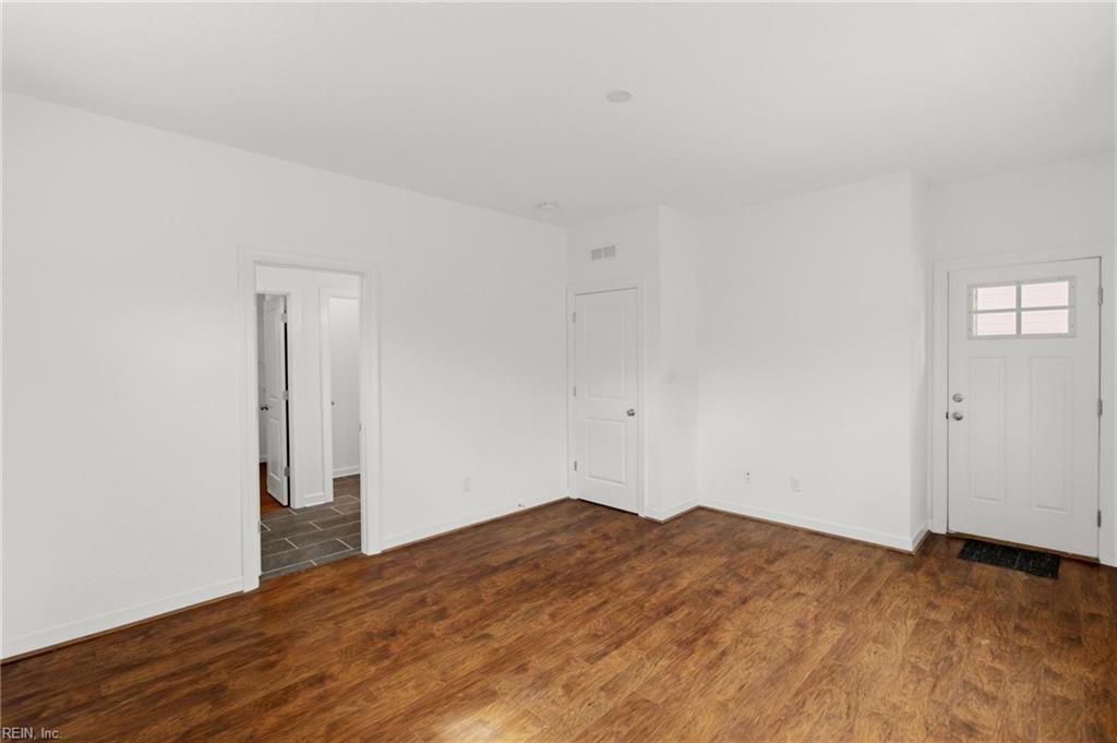 125 Mainsail Loop Yorktown VA 23693