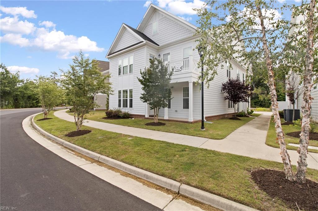 125 Mainsail Loop Yorktown VA 23693