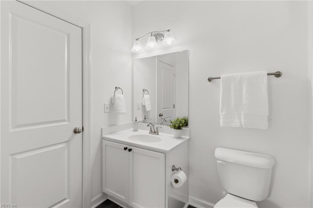 125 Mainsail Loop Yorktown VA 23693