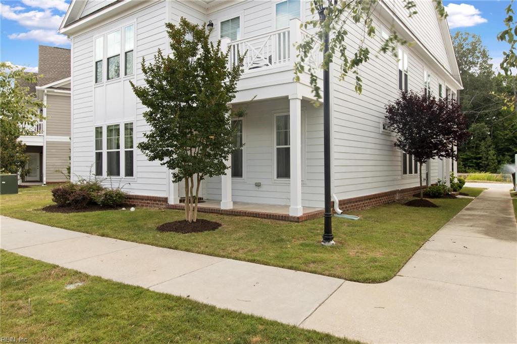 125 Mainsail Loop Yorktown VA 23693