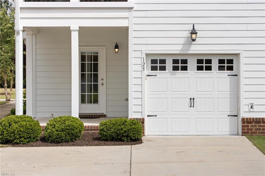 125 Mainsail Loop Yorktown VA 23693