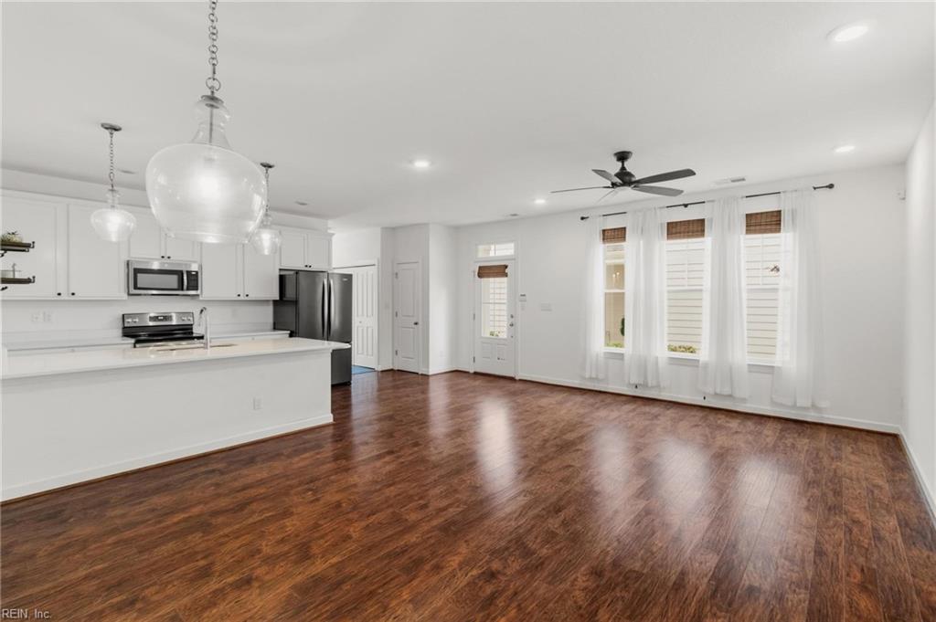 125 Mainsail Loop Yorktown VA 23693