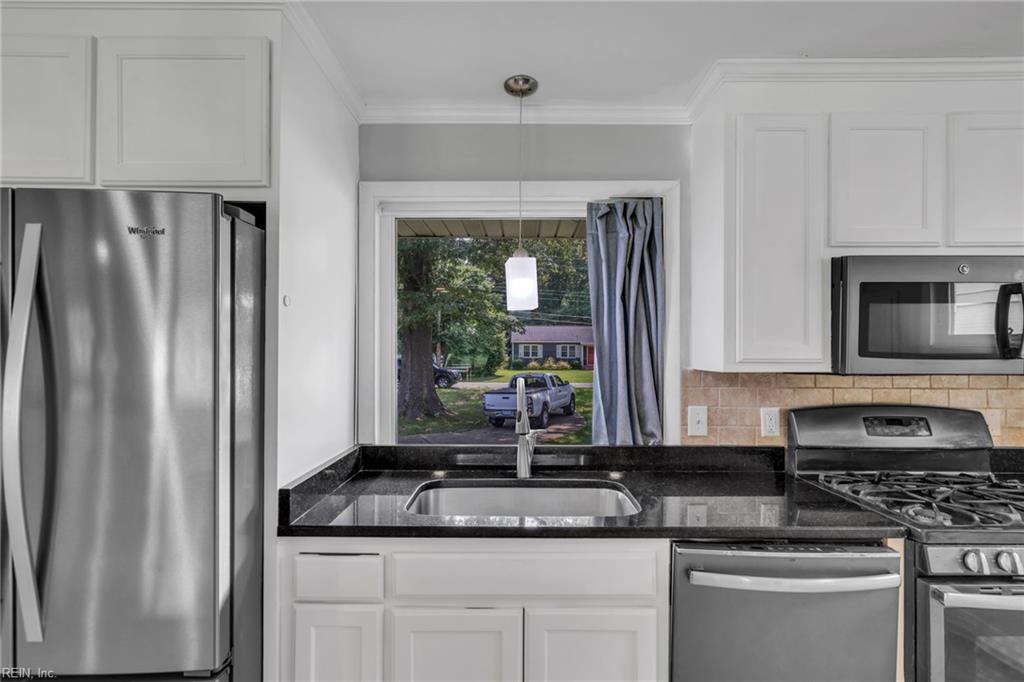 6 Downing Place Newport News VA 23606