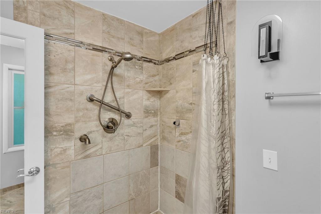 6 Downing Place Newport News VA 23606