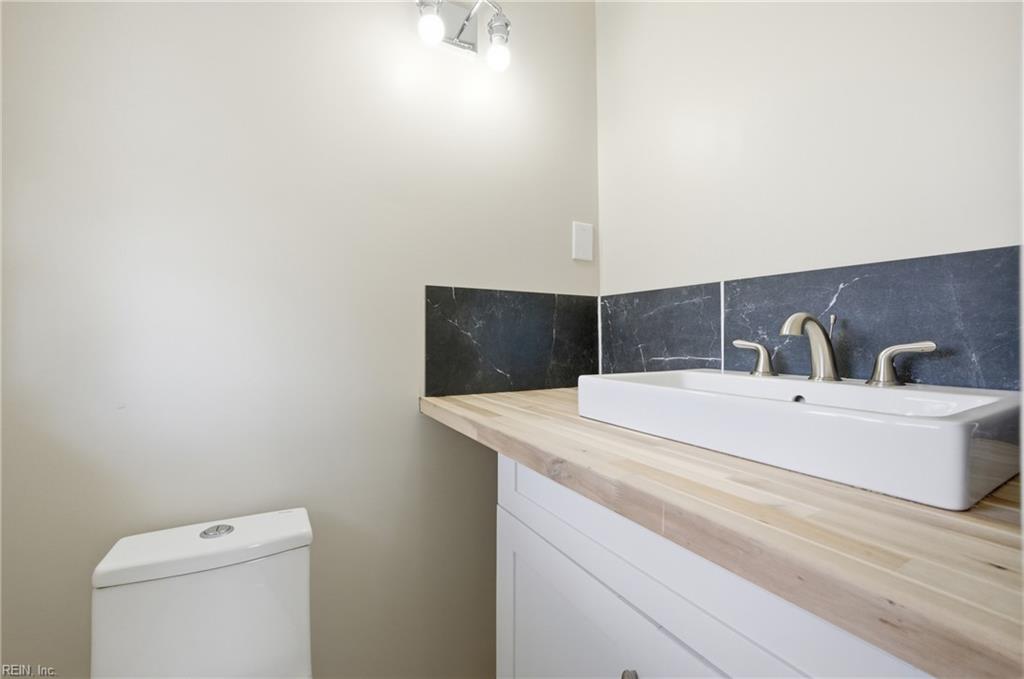 213 Kingwood Drive Newport News VA 23601