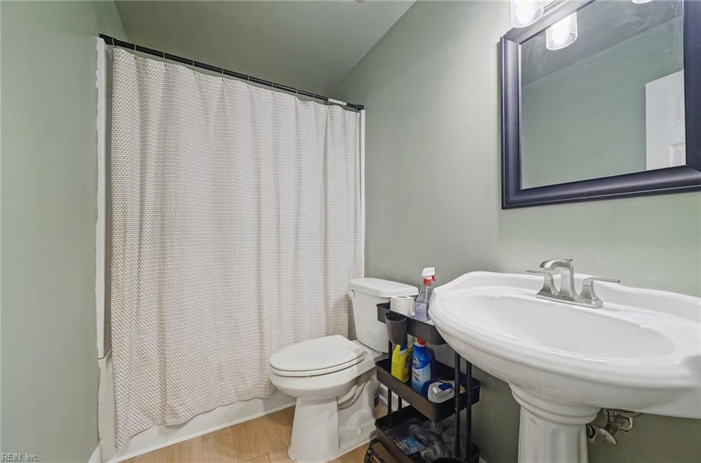 13 Darlene Lane Newport News VA 23608