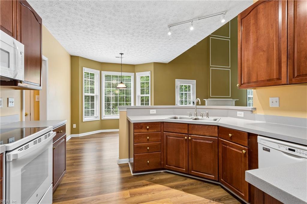 6100 Shrewsbury Square Williamsburg VA 23188