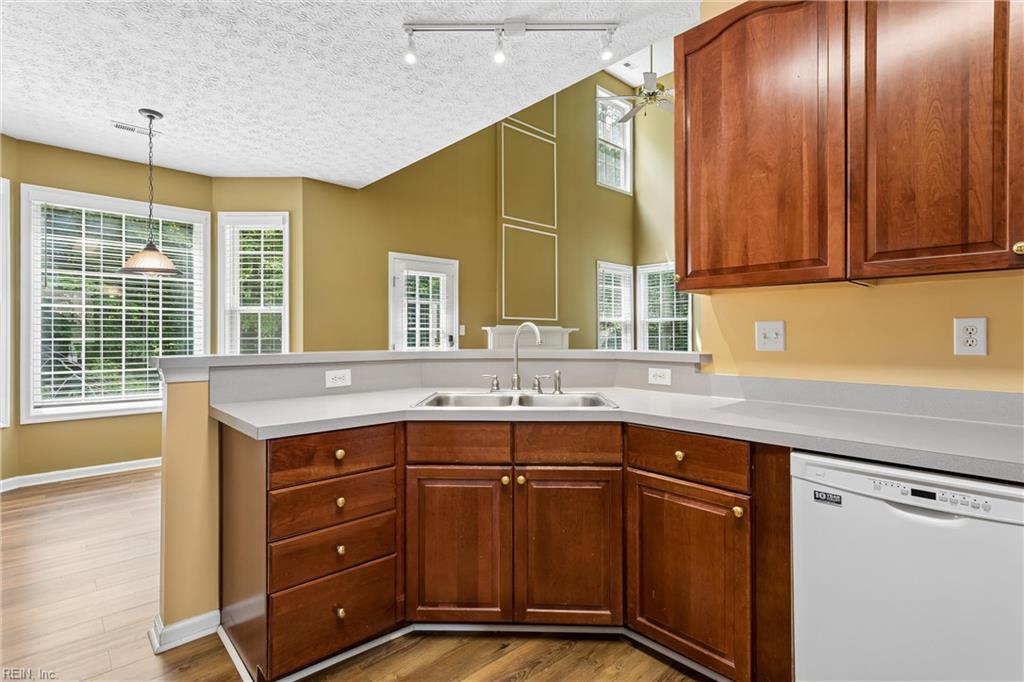 6100 Shrewsbury Square Williamsburg VA 23188