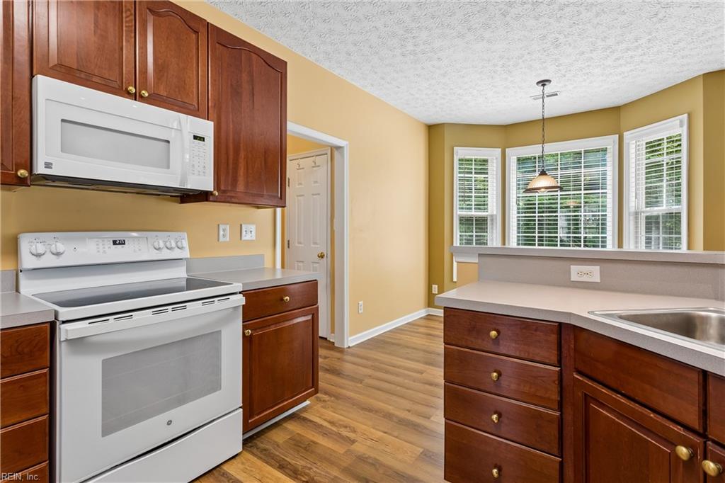 6100 Shrewsbury Square Williamsburg VA 23188