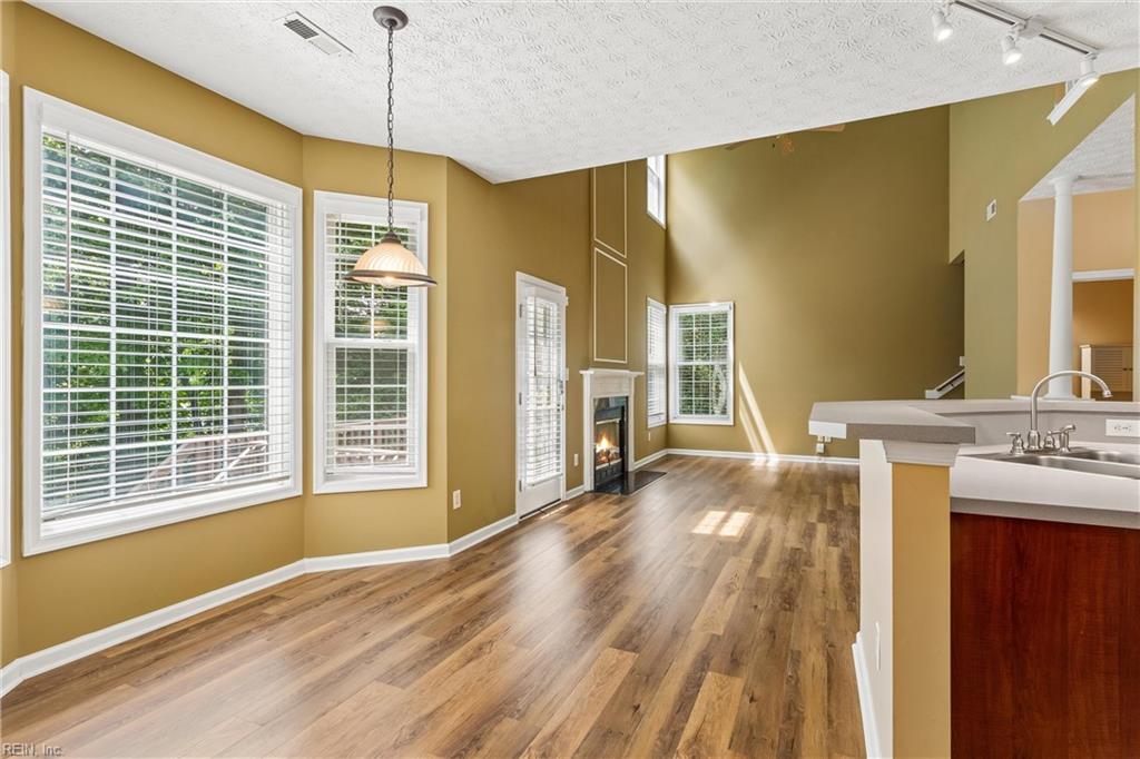 6100 Shrewsbury Square Williamsburg VA 23188