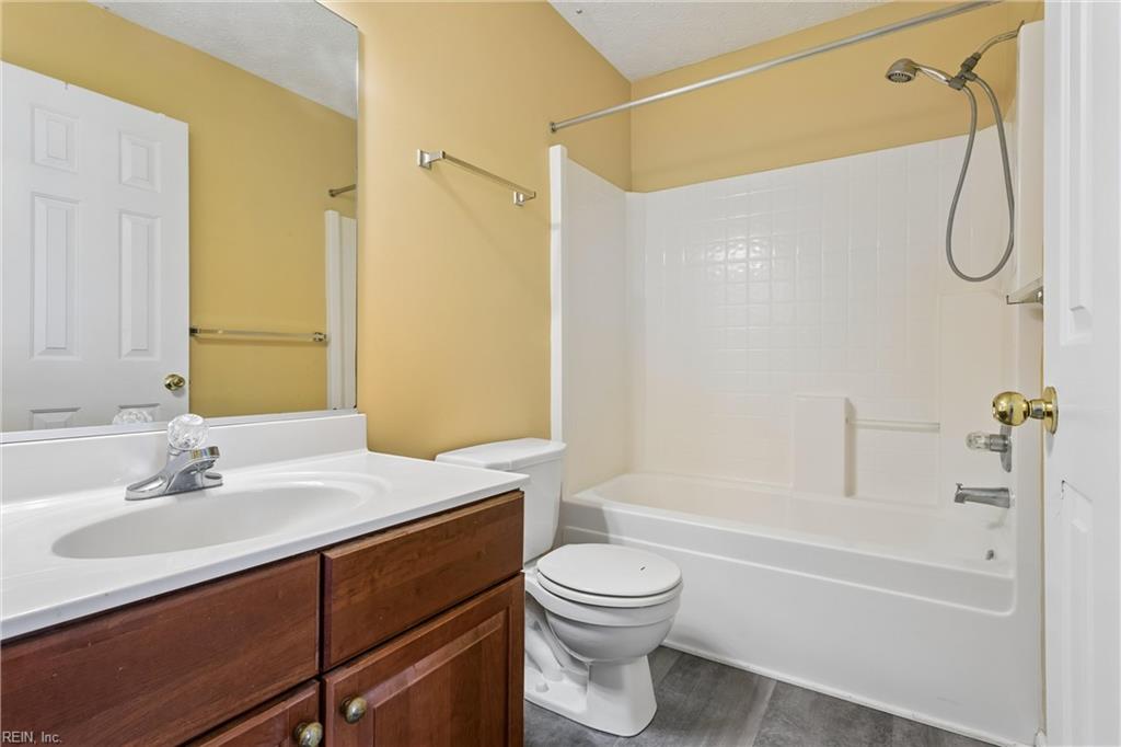 6100 Shrewsbury Square Williamsburg VA 23188