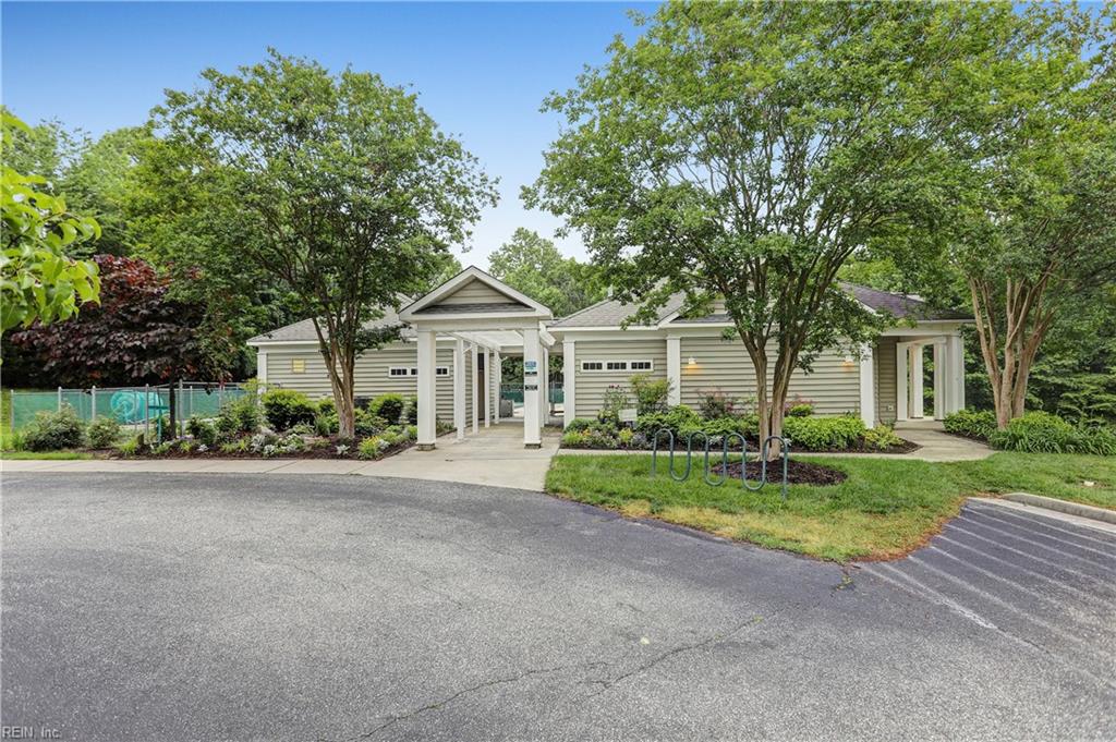 6100 Shrewsbury Square Williamsburg VA 23188