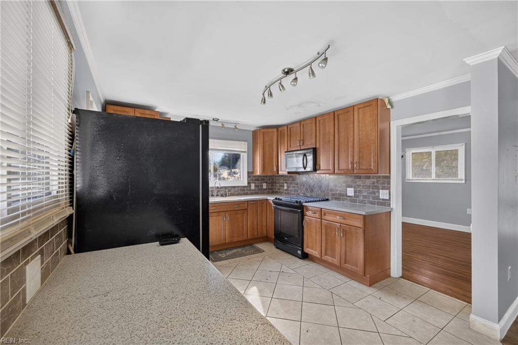 17 Warren Drive Newport News VA 23608