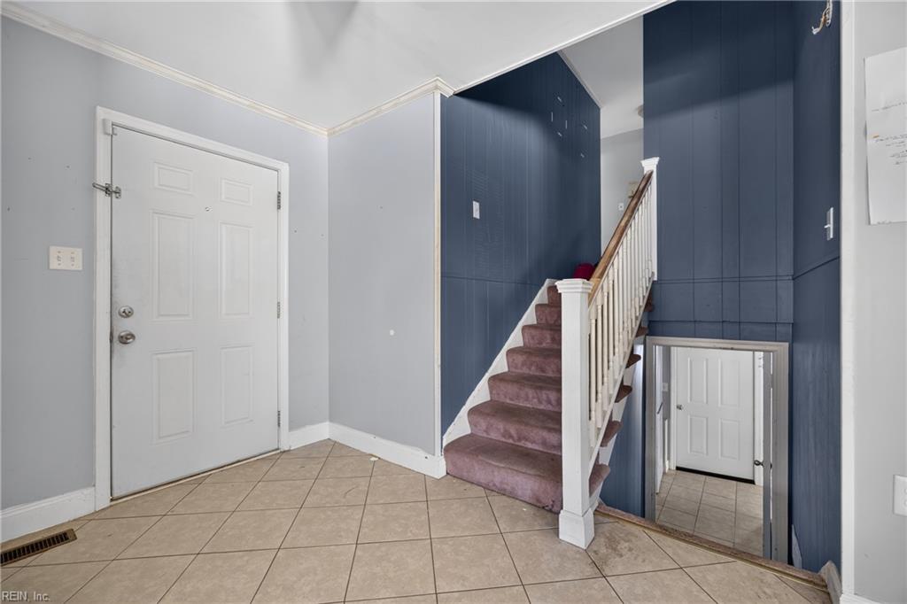 17 Warren Drive Newport News VA 23608