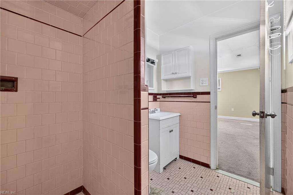 17 Warren Drive Newport News VA 23608