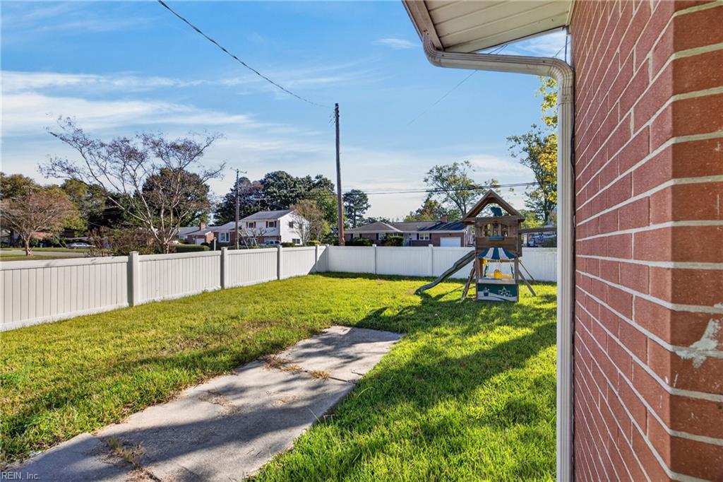 17 Warren Drive Newport News VA 23608