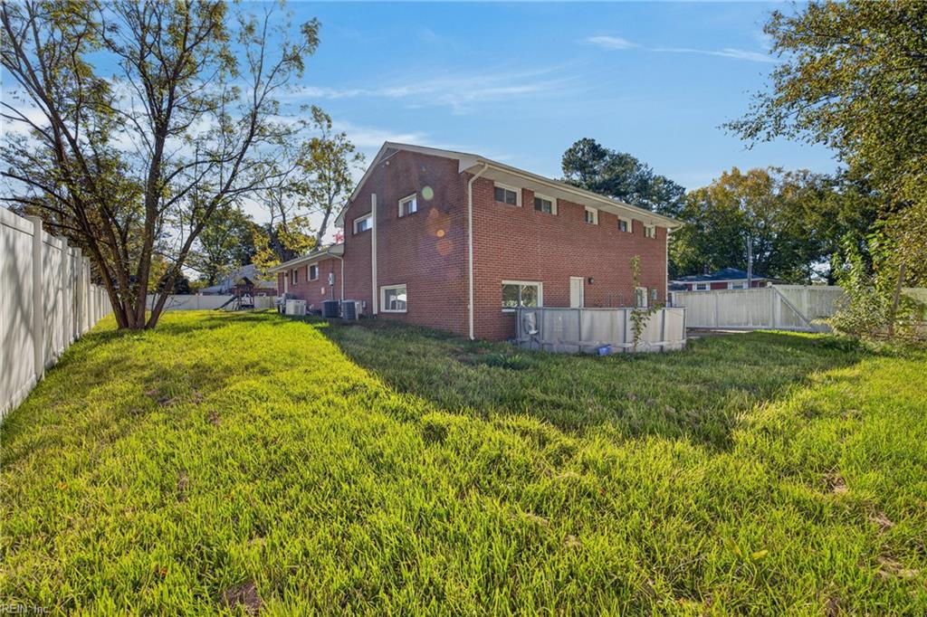 17 Warren Drive Newport News VA 23608